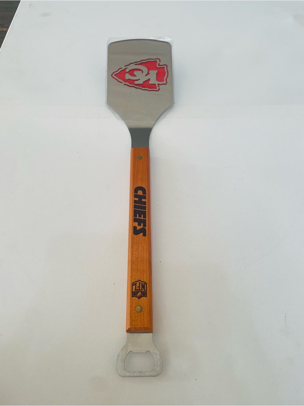 NBA‎ Kansas City Chiefs Sportula Grilling Bottle Opener Wood Handle Spatula NWT